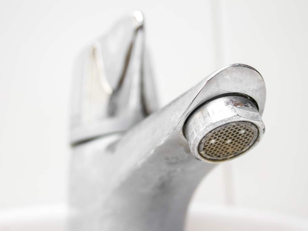 Uncommon Uses for Toothbrushes: 20 Cleaning Hacks