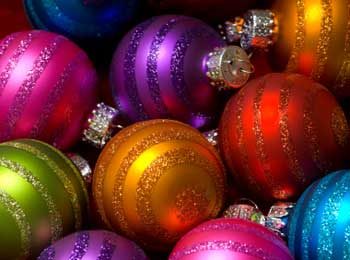 Expert Guide: Safe & Effective Christmas Ornament Cleaning