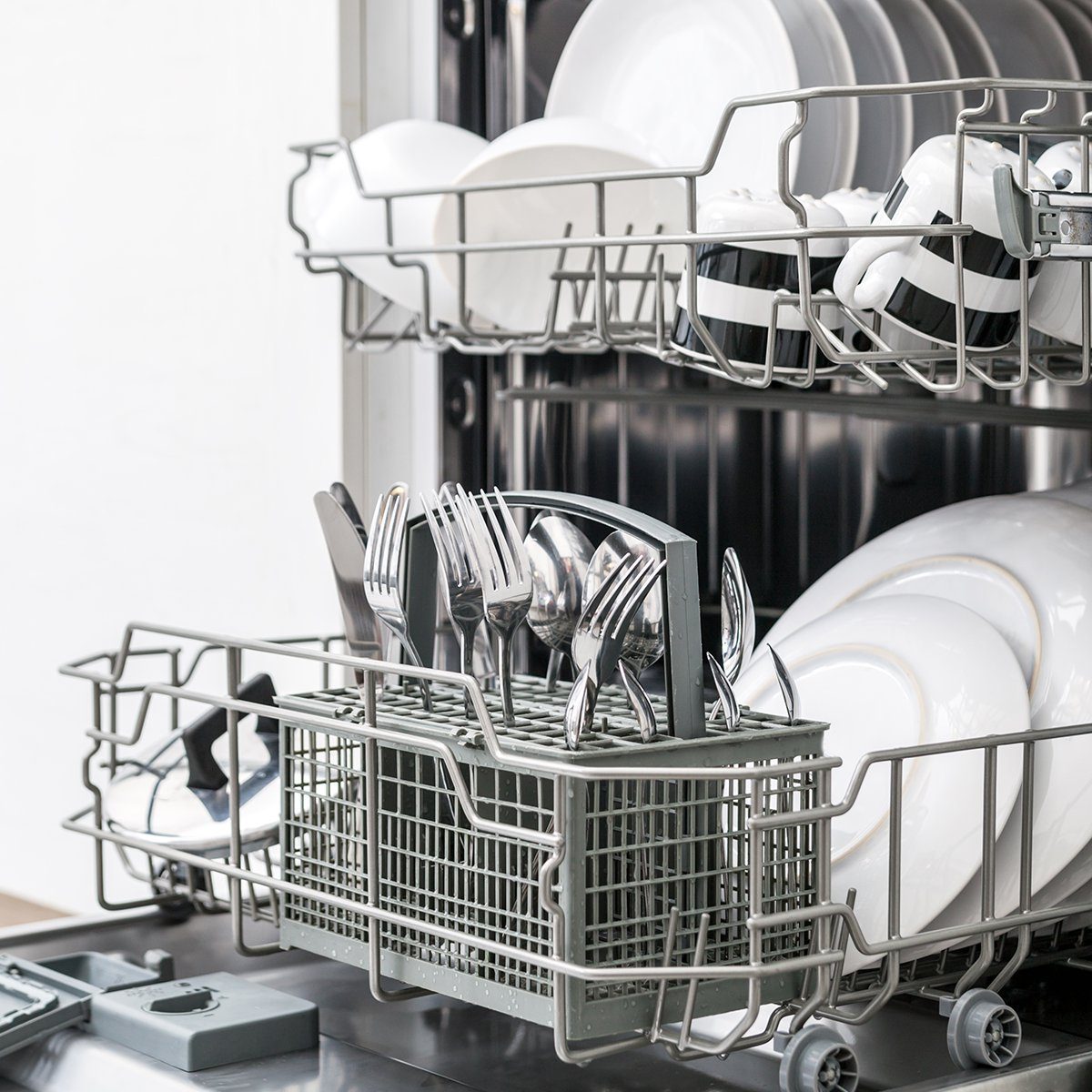 Avoid These 9 Common Mistakes with Stainless Steel Cookware