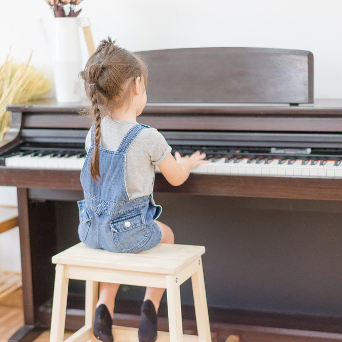 Effective Cleaning Hacks: 25 Proven Tips for a Spotless Home