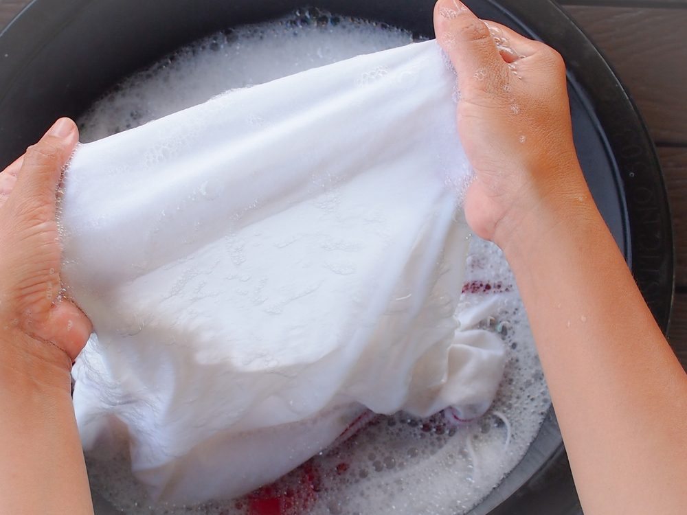 Ineffective Cleaning Hacks: 16 Myths Debunked by a Cleaning Expert