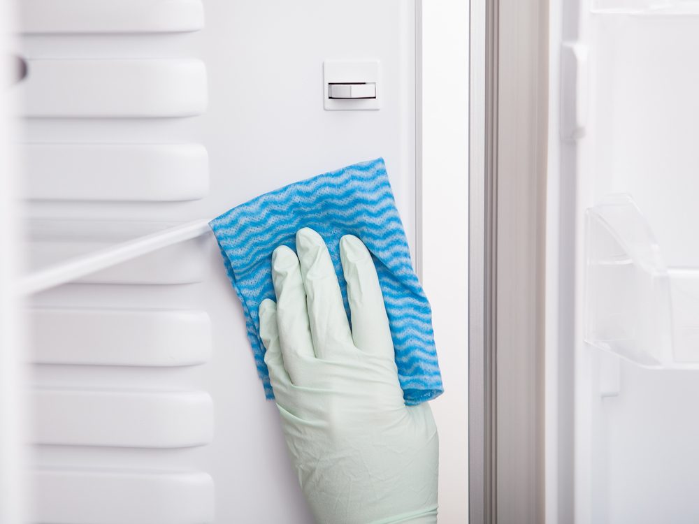 Expert Kitchen Cleaning Guide: 11 Simple Steps for a Sparkling Kitchen