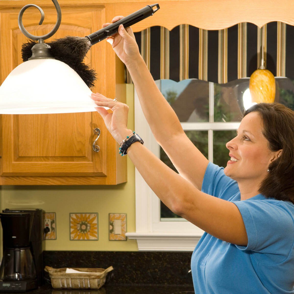 Monthly Home Cleaning Checklist: 19 Essential Tasks