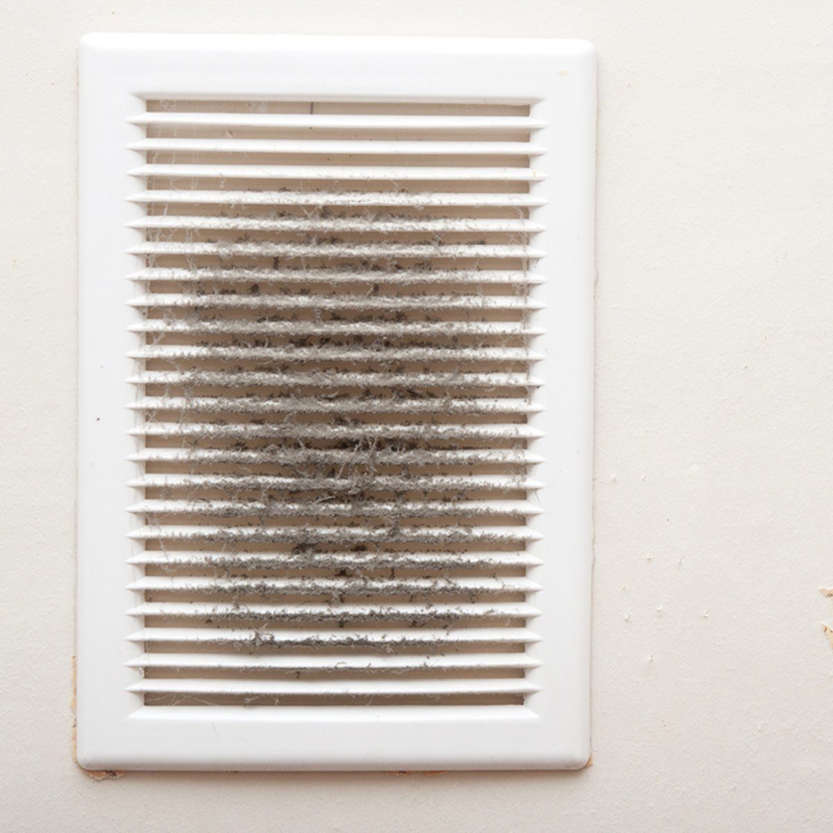 Monthly Home Cleaning Checklist: 19 Essential Tasks