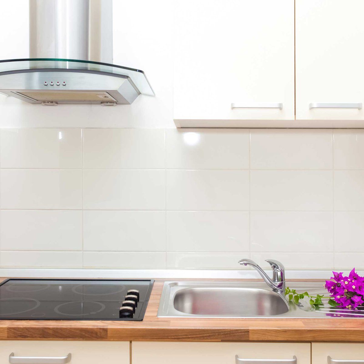 Monthly Home Cleaning Checklist: 19 Essential Tasks