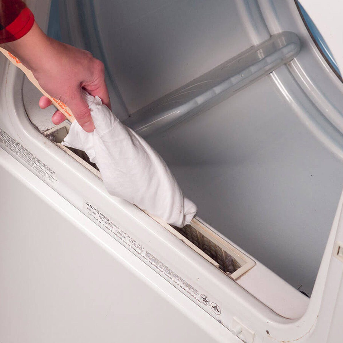 Monthly Home Cleaning Checklist: 19 Essential Tasks