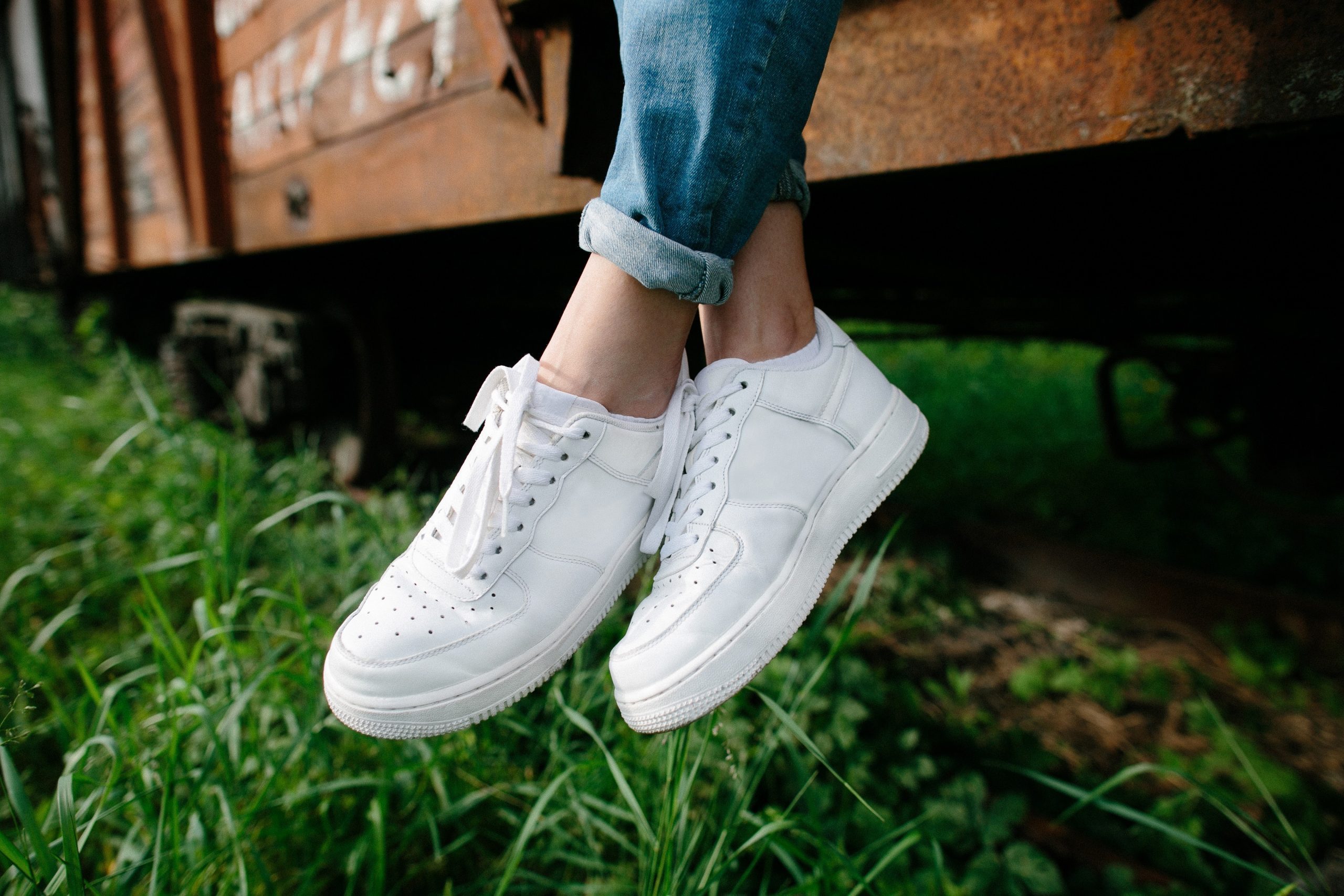 Expert Guide: How to Clean White Sneakers & Restore Their Shine