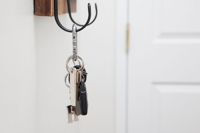 Declutter & Organize: 13 Habits of People with Spotless Homes