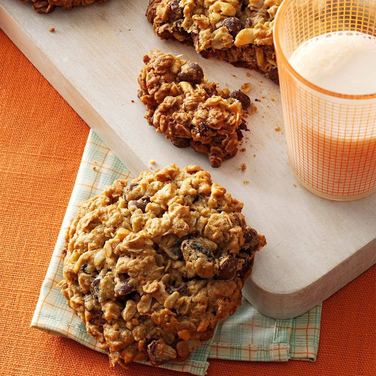 Ultimate TV Marathon Snacks: 25 Sweet & Savory Ideas