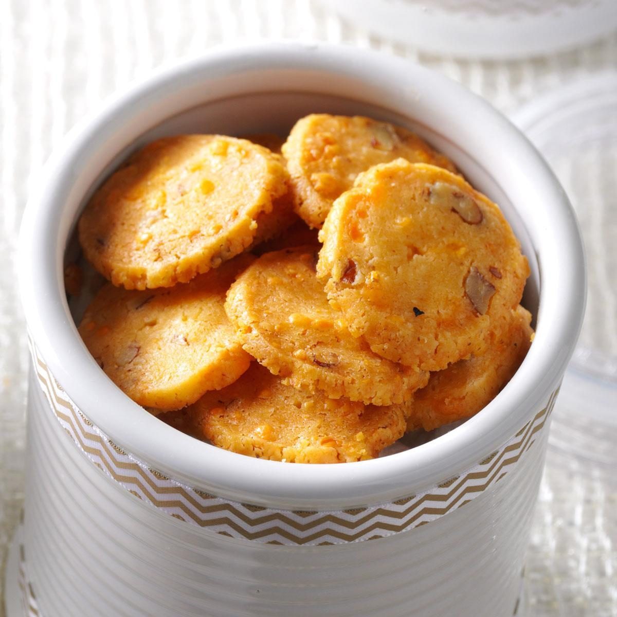 Ultimate TV Marathon Snacks: 25 Sweet & Savory Ideas