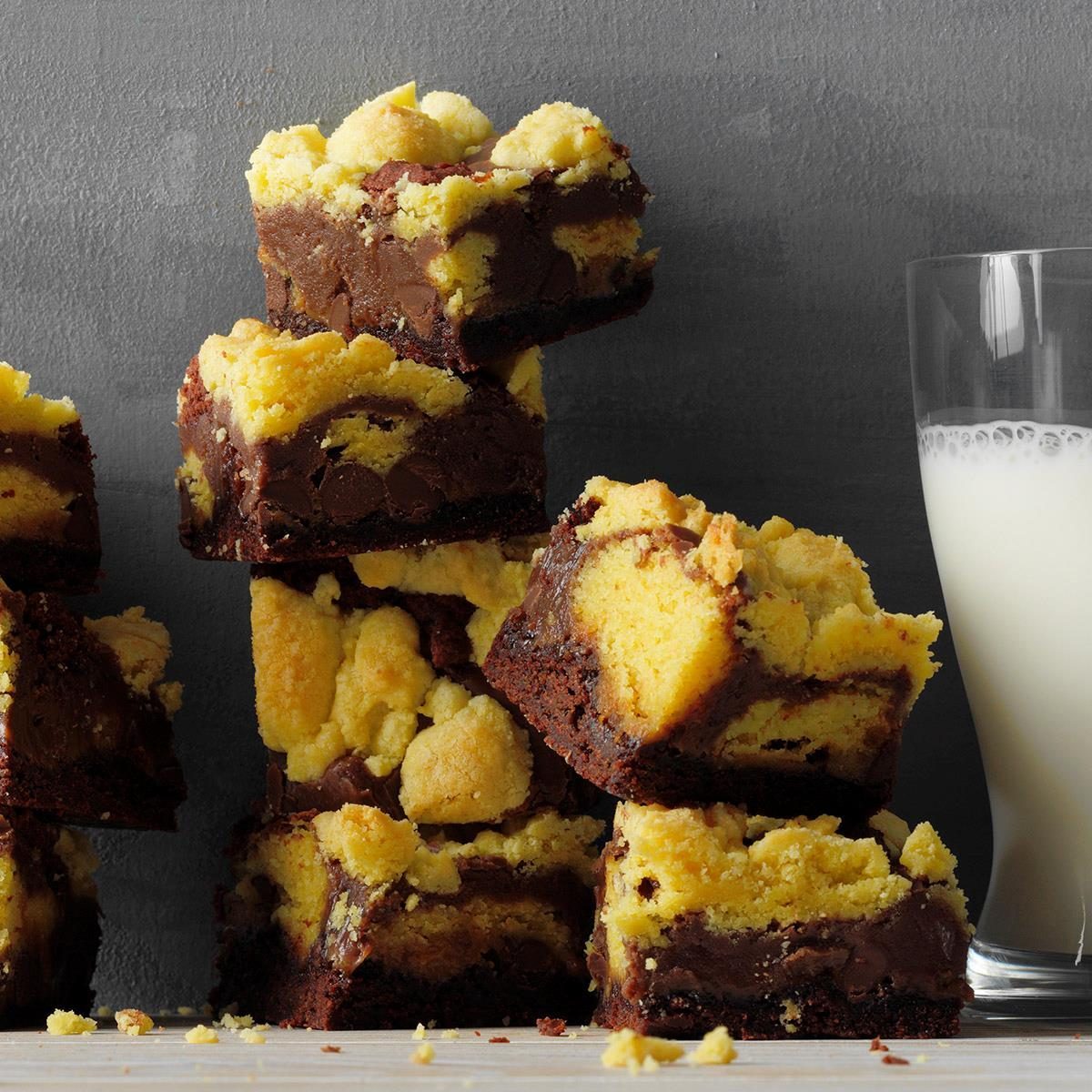 Easy Cake Mix Desserts: 30 Simple & Delicious Recipes