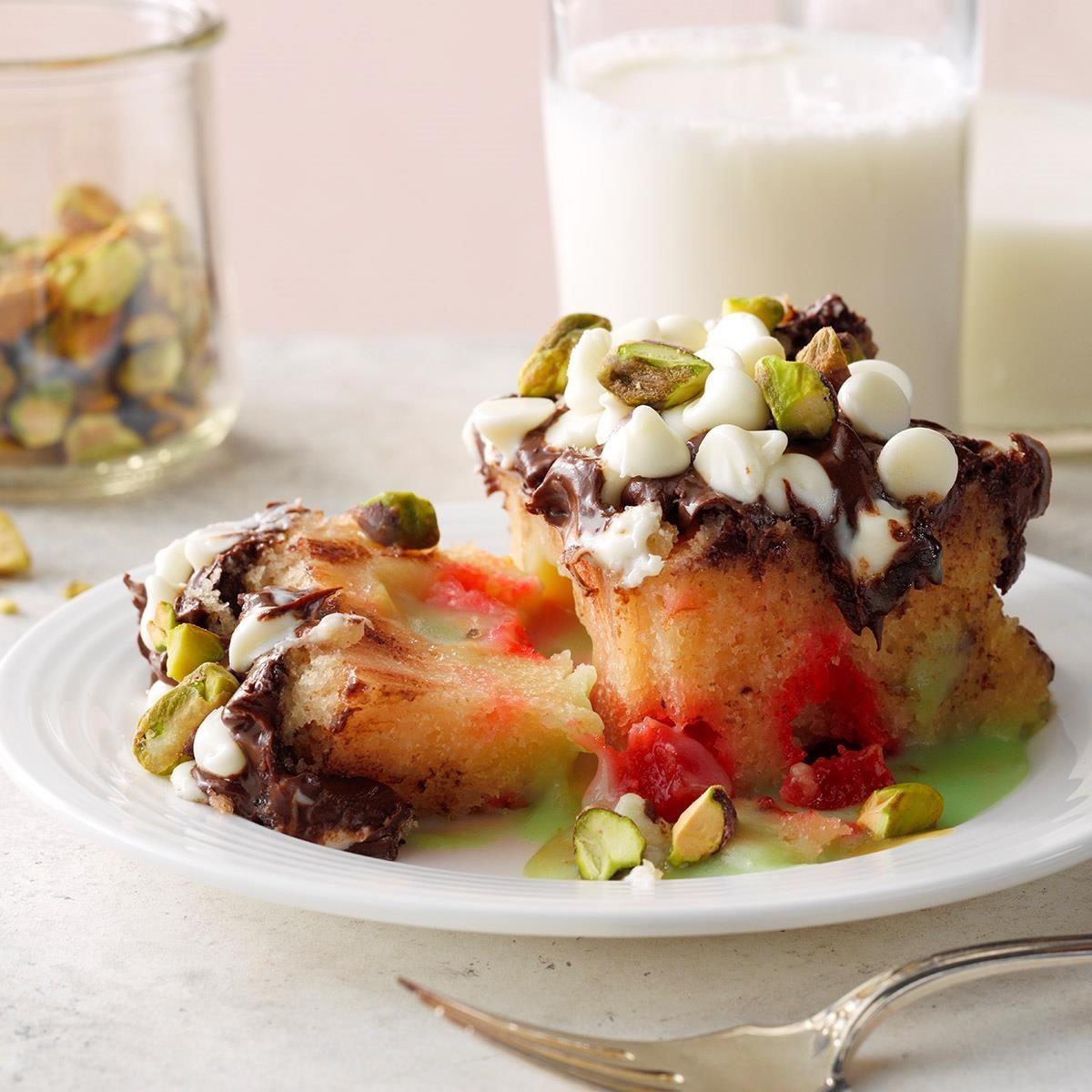 Easy Cake Mix Desserts: 30 Simple & Delicious Recipes