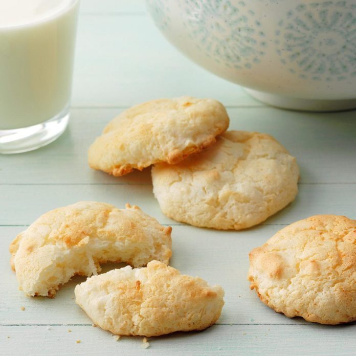 Easy Cake Mix Desserts: 30 Simple & Delicious Recipes
