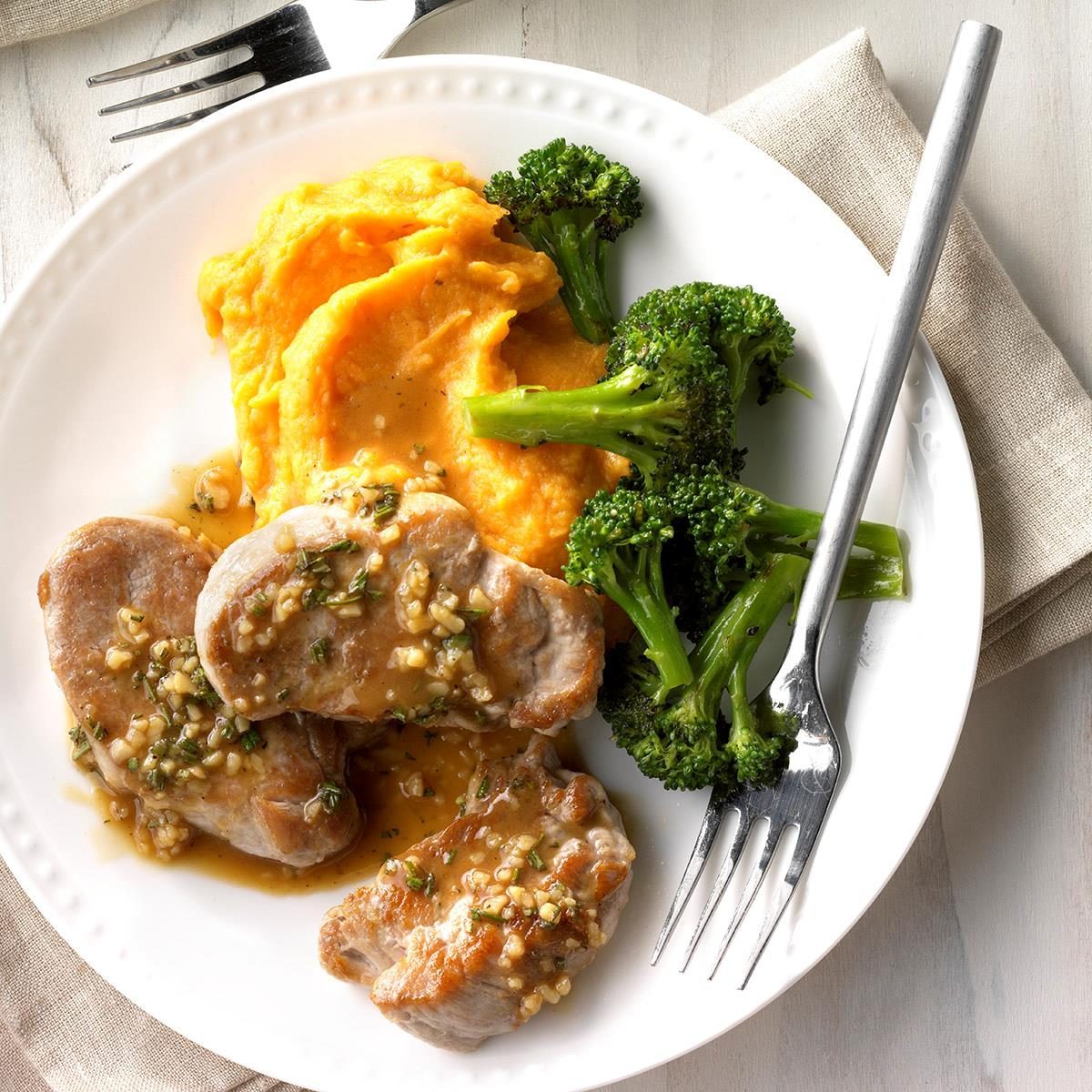 30 Easy Christmas Dinner Ideas for a Small Gathering