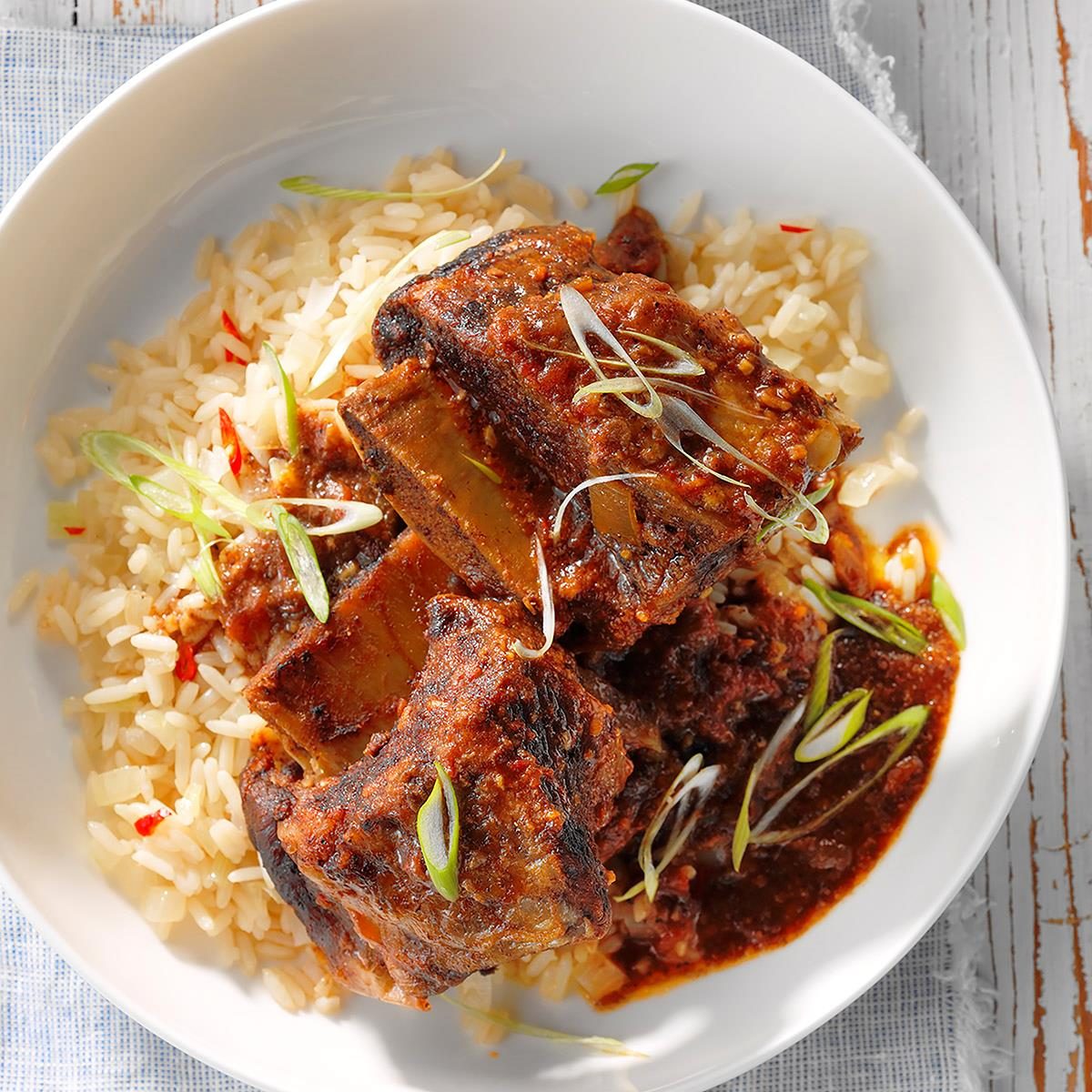 Easy Slow Cooker Recipes: 50 Delicious Meals for Busy Families