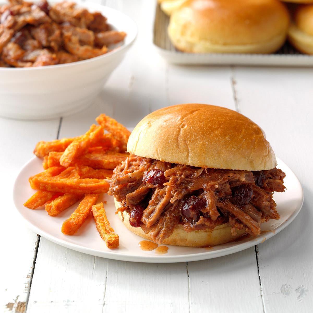 Easy Slow Cooker Recipes: 50 Delicious Meals for Busy Families