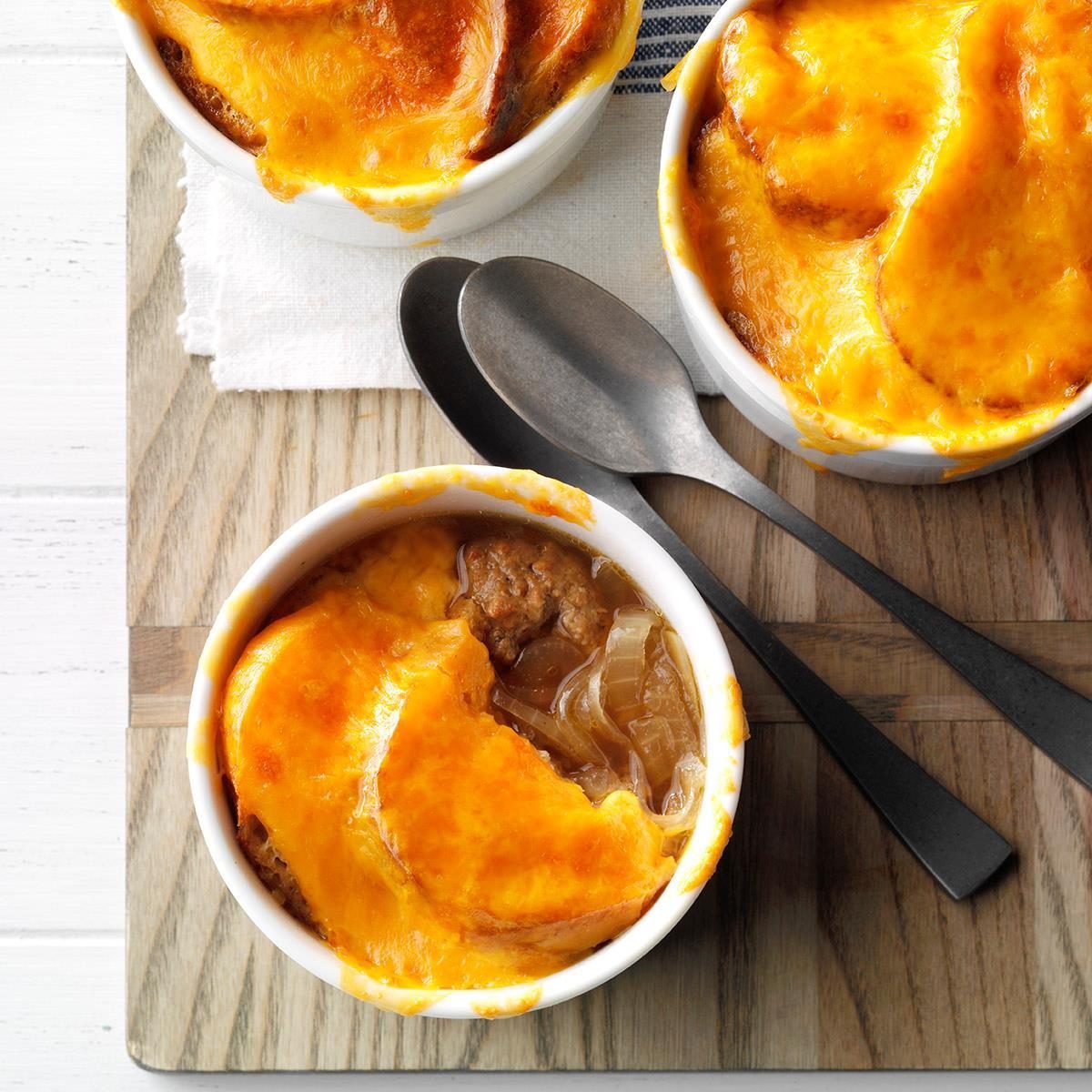 Easy Slow Cooker Recipes: 50 Delicious Meals for Busy Families