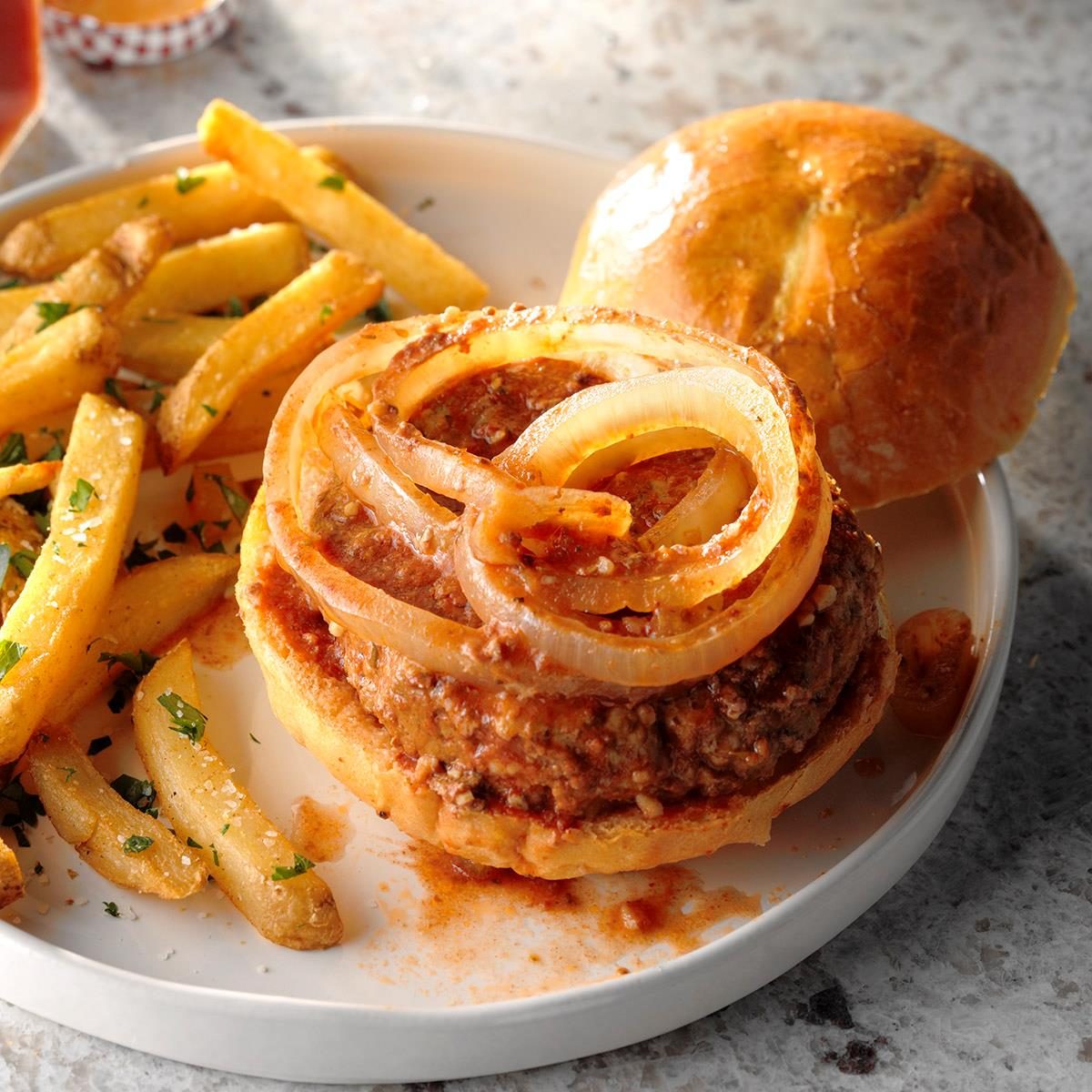 Easy Slow Cooker Recipes: 50 Delicious Meals for Busy Families