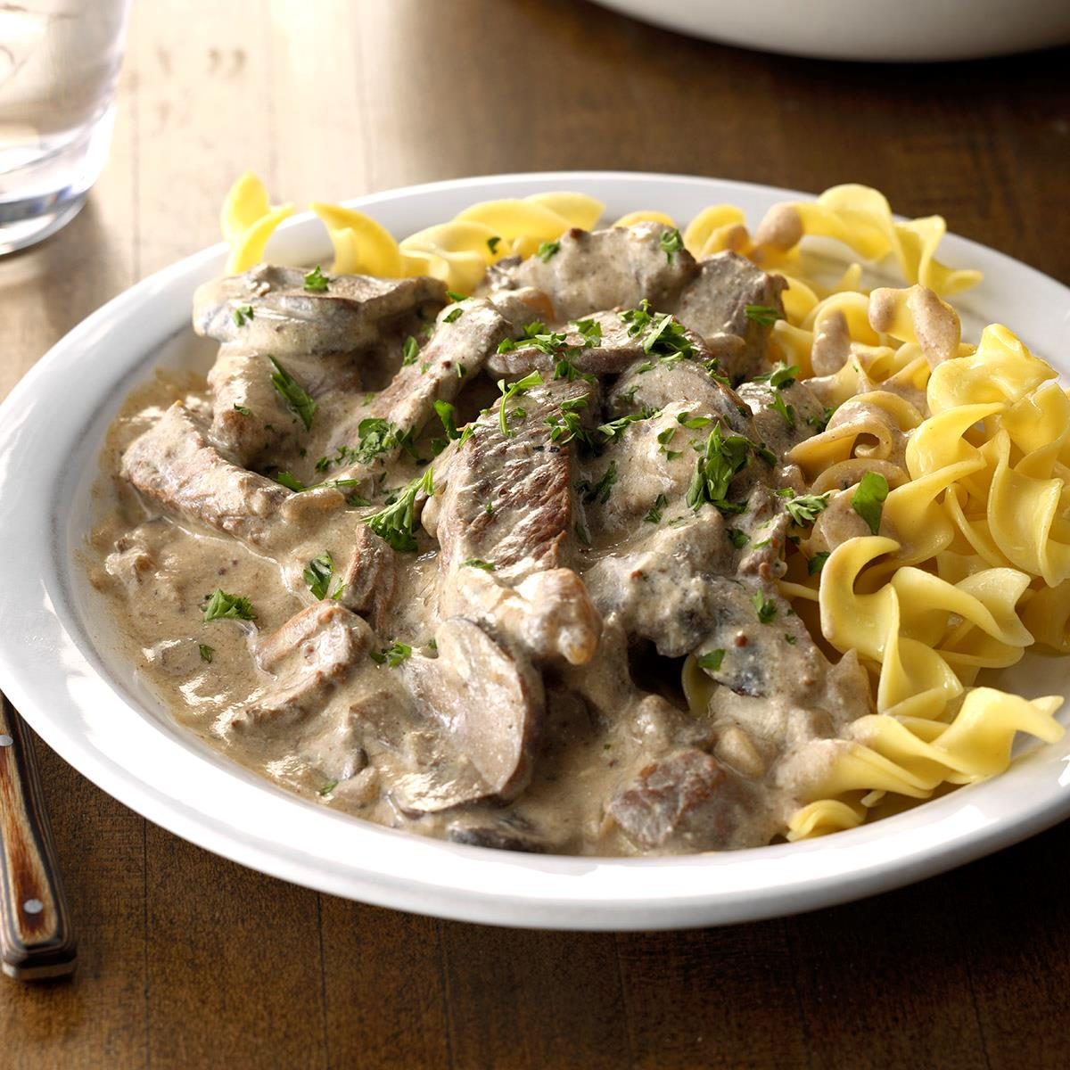 Easy Slow Cooker Recipes: 50 Delicious Meals for Busy Families