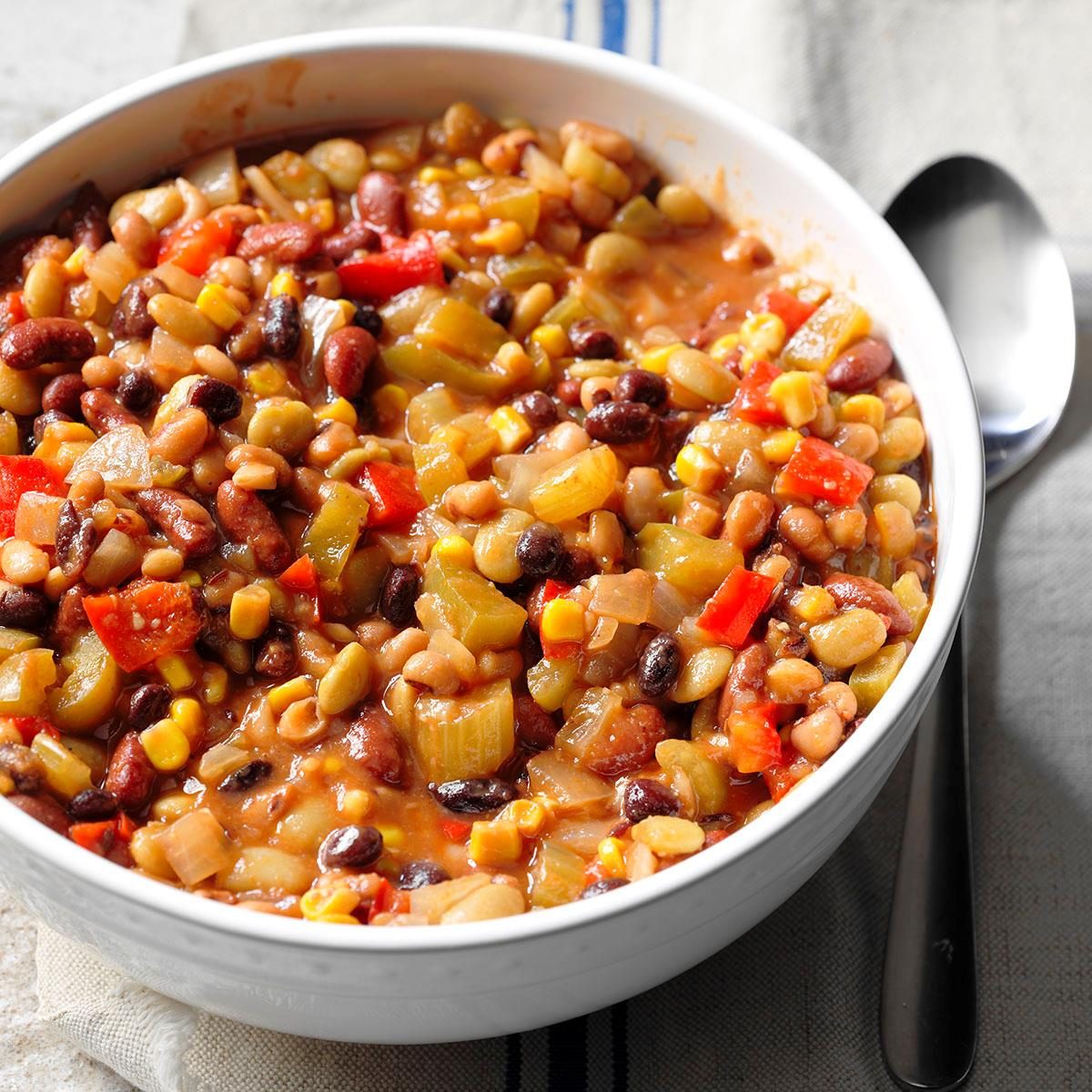 Easy Slow Cooker Recipes: 50 Delicious Meals for Busy Families