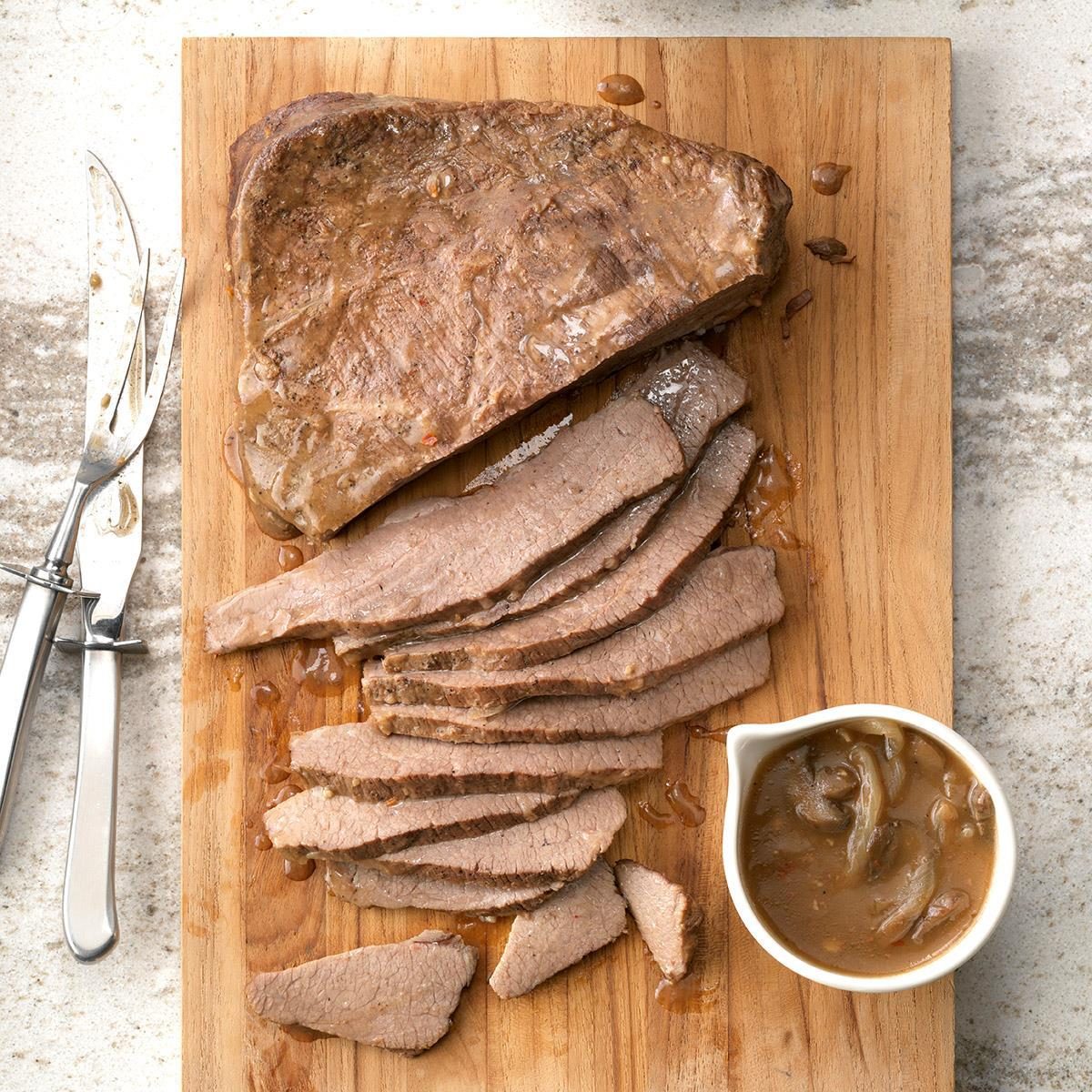 Easy Slow Cooker Recipes: 50 Delicious Meals for Busy Families