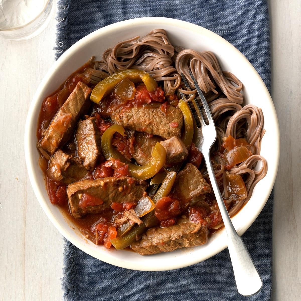 Easy Slow Cooker Recipes: 50 Delicious Meals for Busy Families