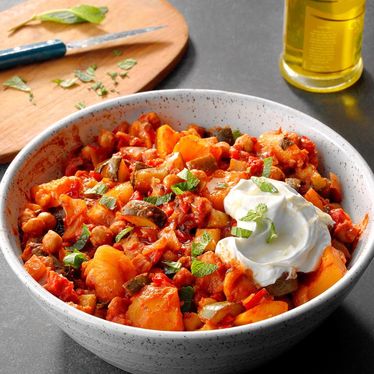 Easy Slow Cooker Recipes: 50 Delicious Meals for Busy Families