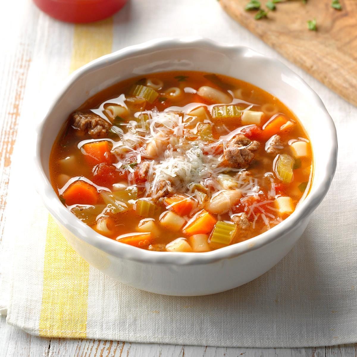 Easy Slow Cooker Recipes: 50 Delicious Meals for Busy Families