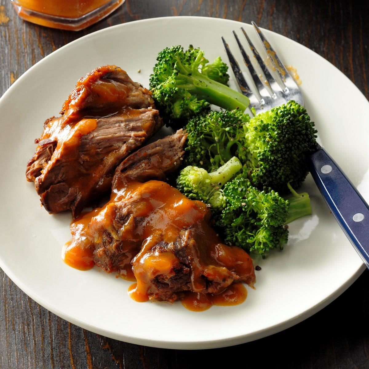 Easy Slow Cooker Recipes: 50 Delicious Meals for Busy Families