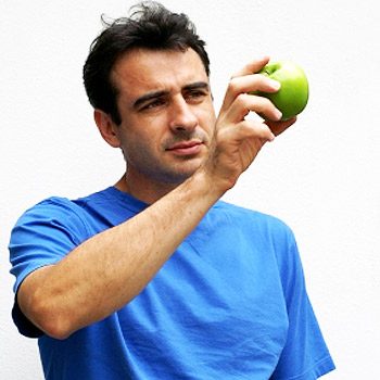 The Health Benefits of Apples: 6 Reasons to Snack on Them