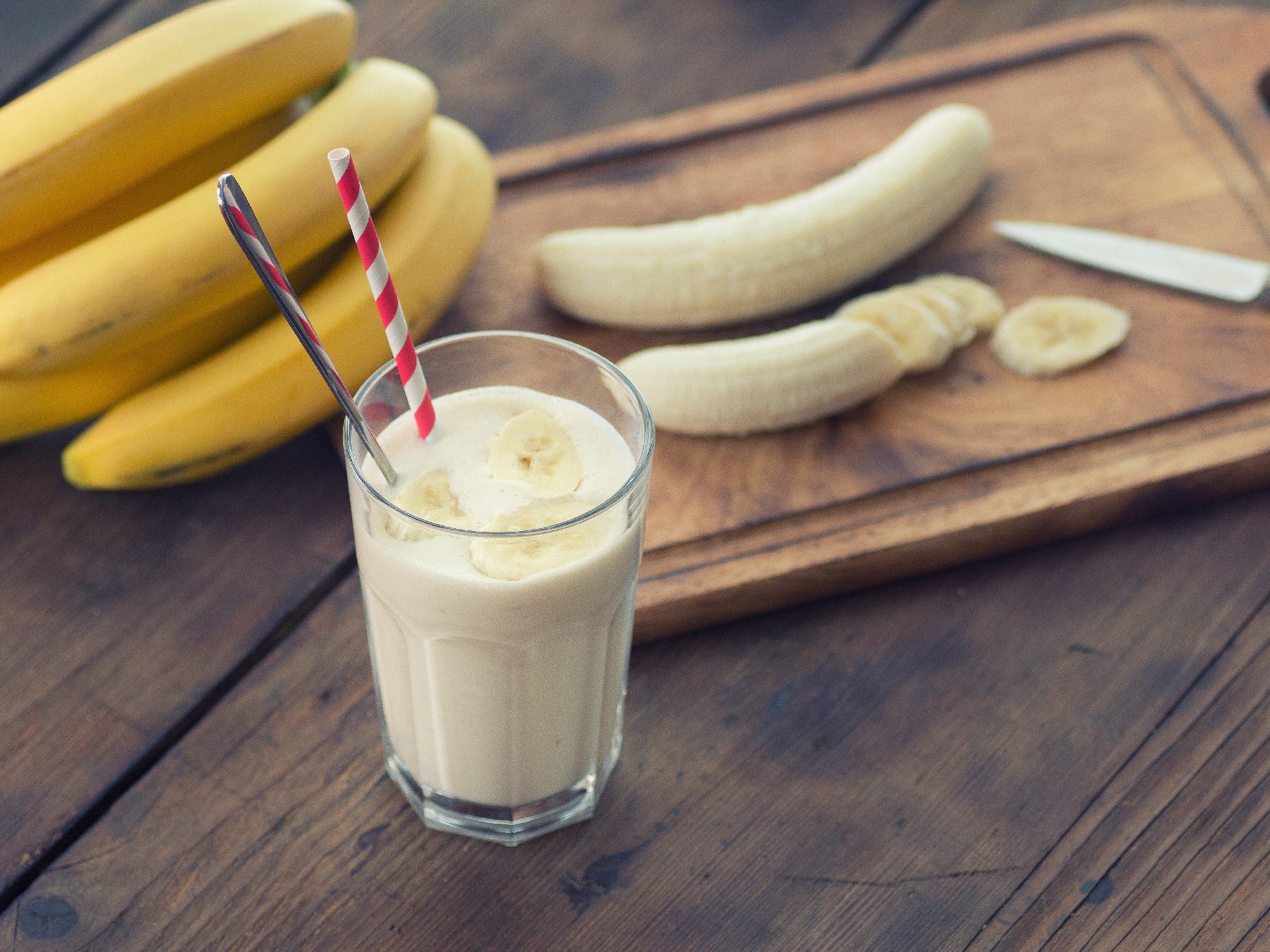 Improve Sleep Naturally: 10 Diet-Based Tips