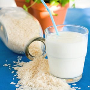 Best Milk Alternatives: A Comprehensive Guide (Almond & Soy)