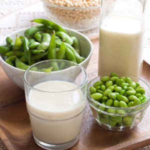 Best Milk Alternatives: A Comprehensive Guide (Almond & Soy)
