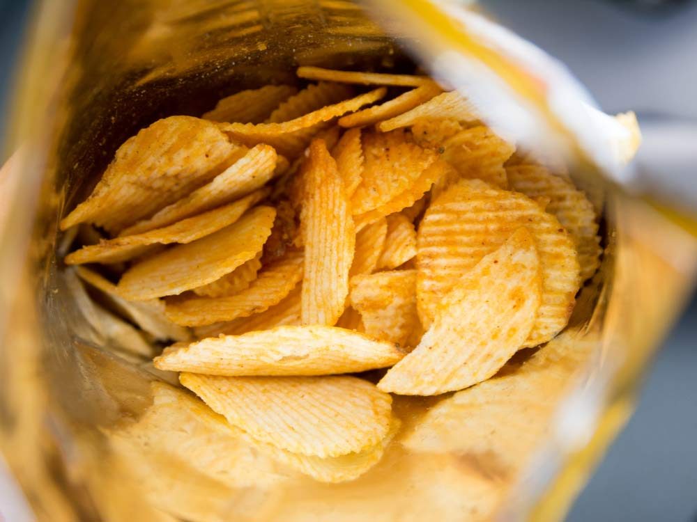 10 Foods That Accelerate Aging – Expert Insights