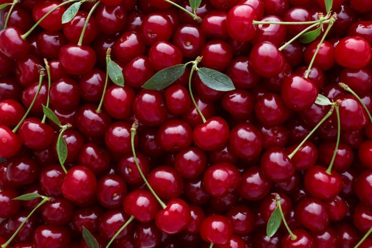 Should You Peel? 14 Fruits & Vegetables to Leave the Skin On (and 9 to Peel)