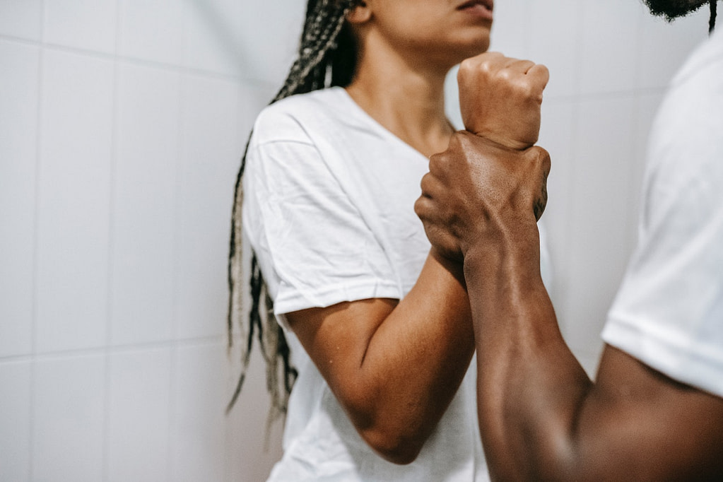 Recognizing and Addressing Emotional Manipulation: Signs a Married Man is Using You