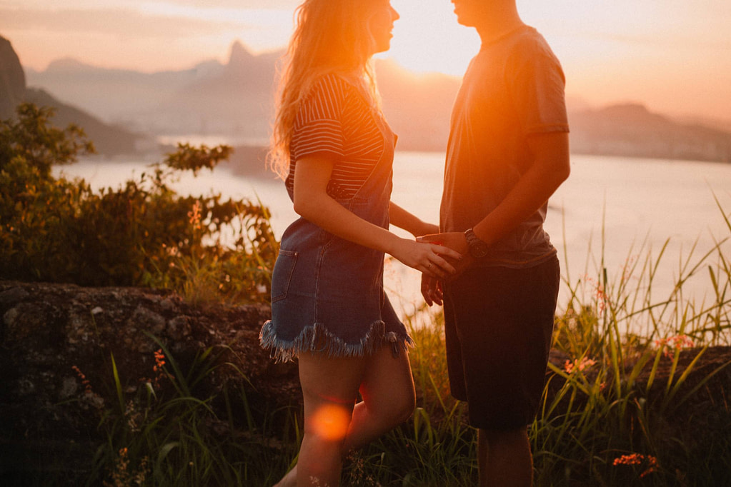 Decoding His Signals: 20 Signs Your Ex Wants to Get Back Together (Even If He s Scared)