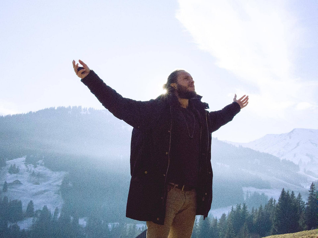 Manifesting a Text: 5 Steps to Encourage Connection