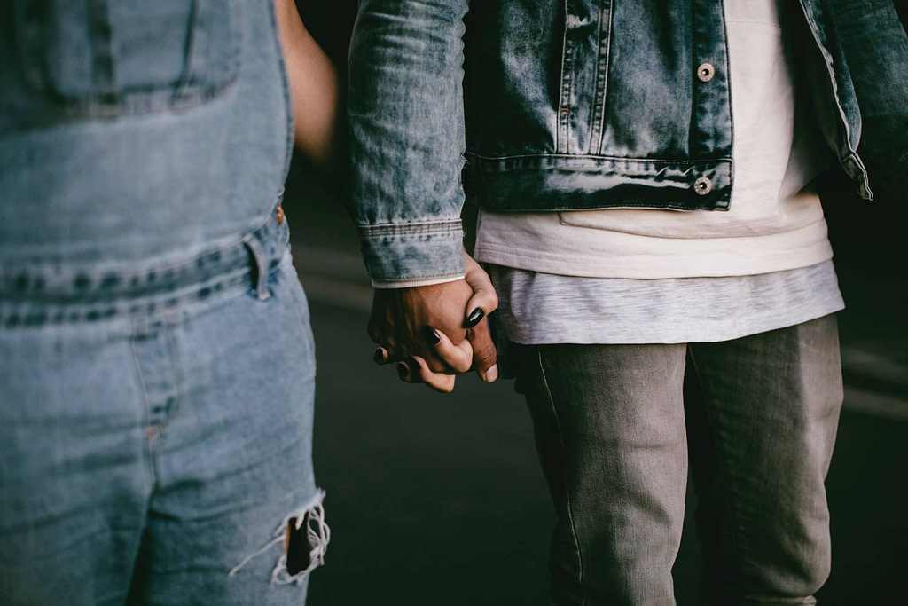 17 Signs He s Truly in Love: Is Your Boyfriend Really Committed?