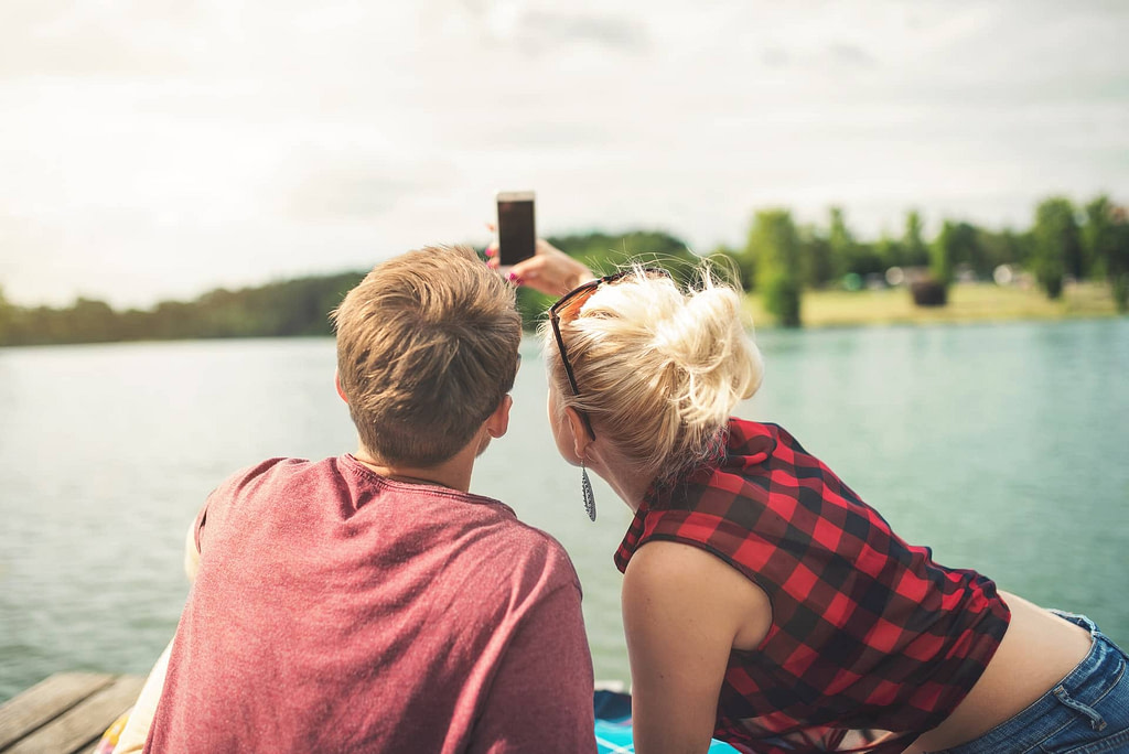 32 Subtle Signs He Loves You (Even If He Doesn t Say It)