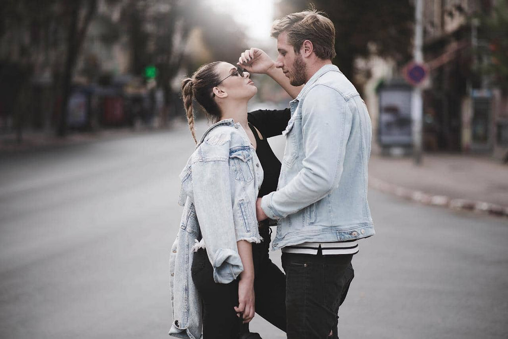 19 Proven Ways to Boost Your Boyfriend s Happiness & Strengthen Your Relationship
