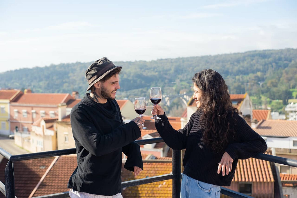 Navigating Non-Exclusive Relationships: 5 Benefits & Considerations