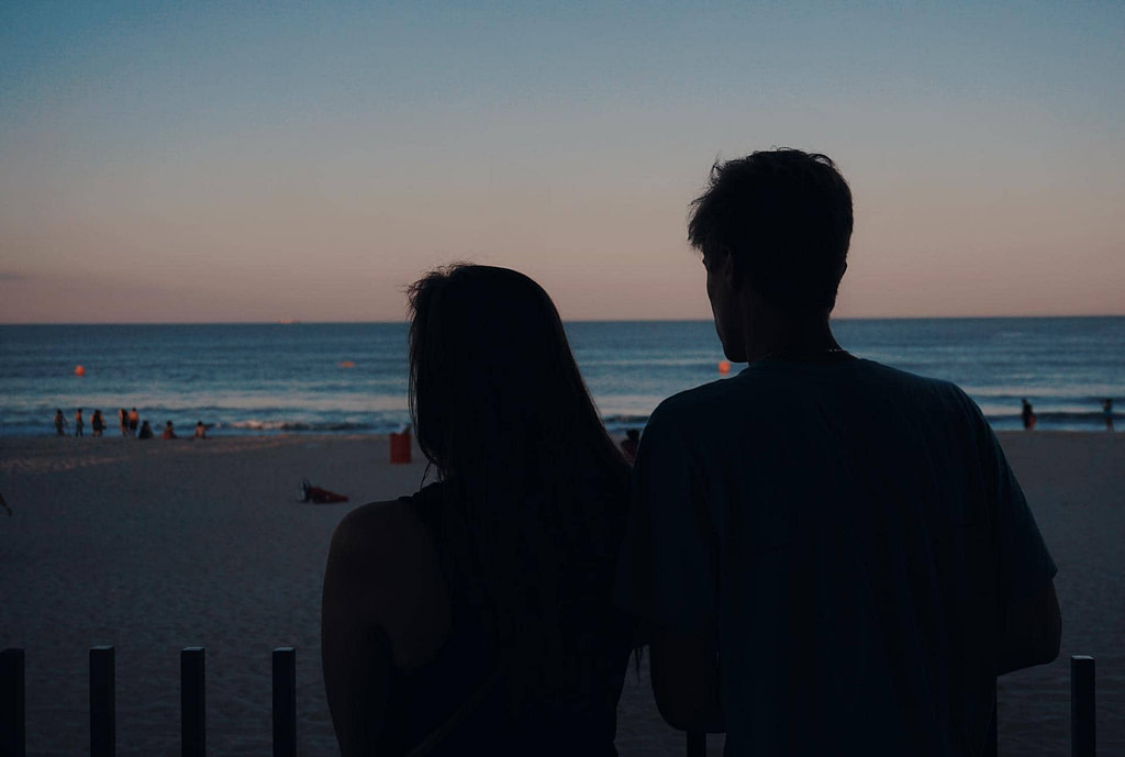 15 Signs He s Avoiding Commitment (and What to Do)