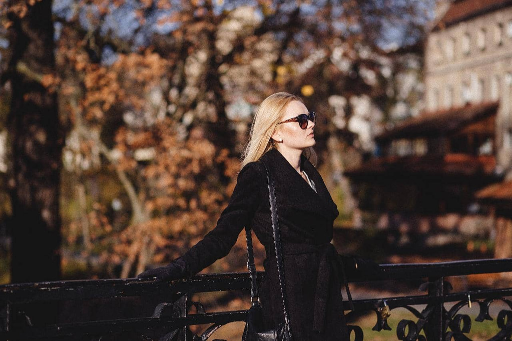 9 Reasons Men Withdraw & How to Rebuild Attraction