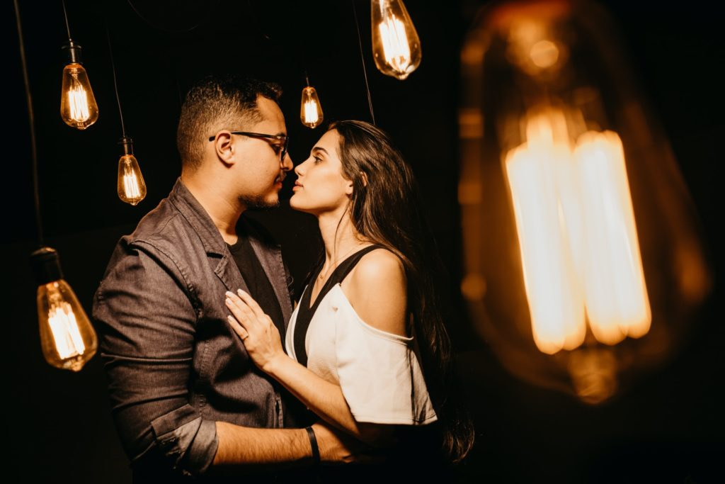 Navigating Relationships with Married Individuals: A Comprehensive Guide