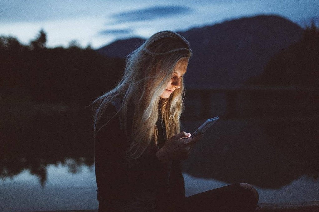 Recognizing Workplace Attraction: 18 Subtle Signs Your Boss May Be Interested