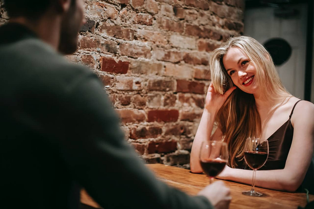 25 Signs a Married Man is Flirting: Understanding the Signals