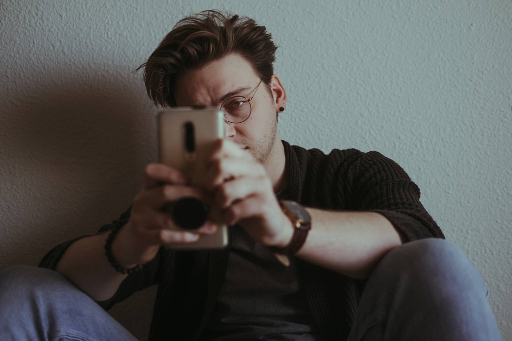 Decoding Text Messages: 21 Signs He Might Be Playing Games