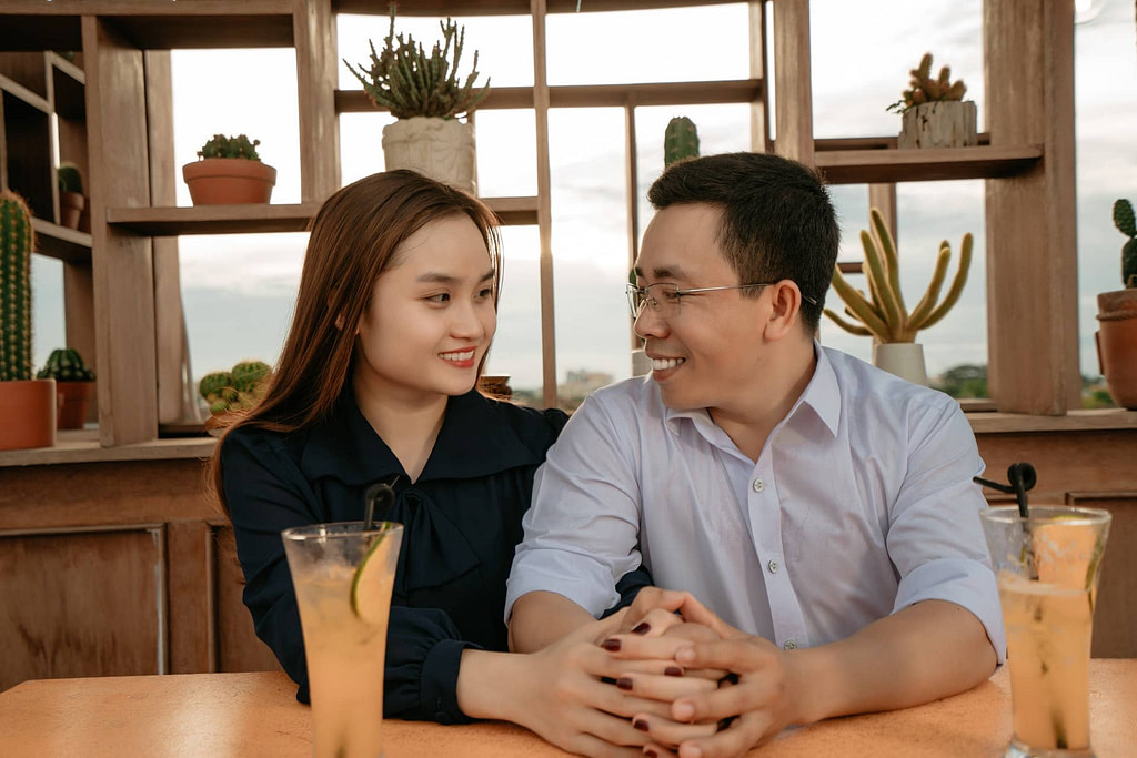 Navigating Relationships: 15 Things to Expect When Dating an Intelligent Man