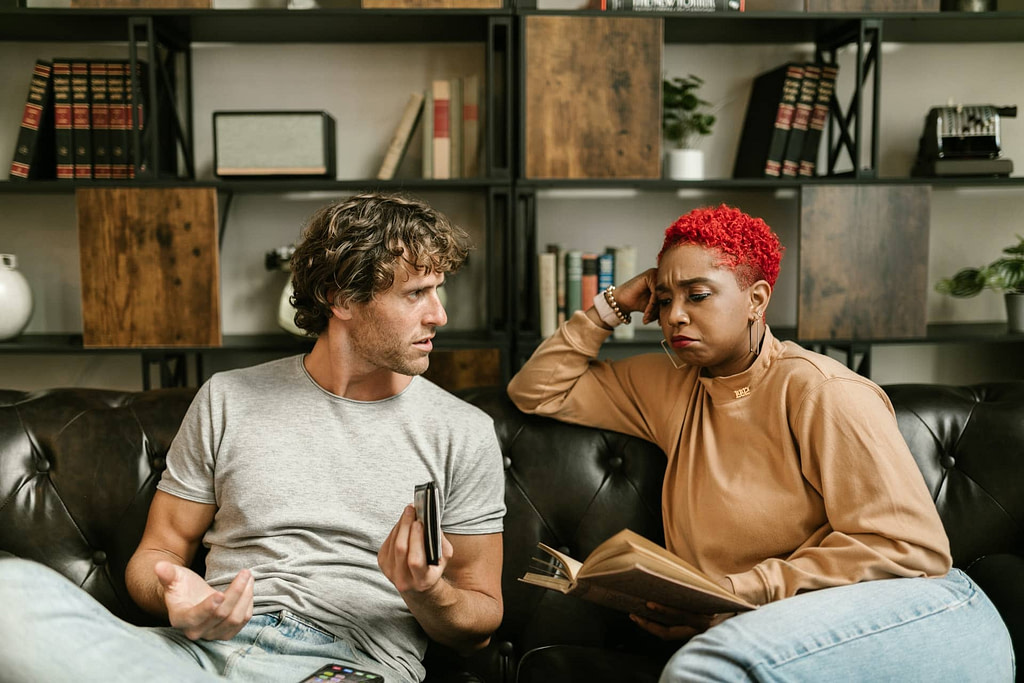 15 Red Flags: Recognizing Disrespectful Behavior in Men